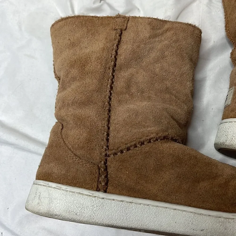 UGG Australia Mika Sheepskin Classic Sneaker Boots. Size 8.